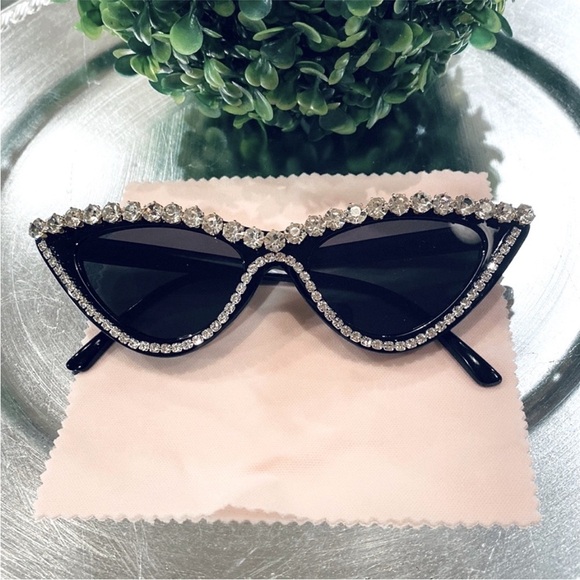 Sparkling Rhinestone Black Cat Eye Sunglasses ~ brand new - Picture 5 of 8
